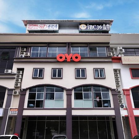 Oyo 897 Ibc36 Business Stay Kuching Esterno foto