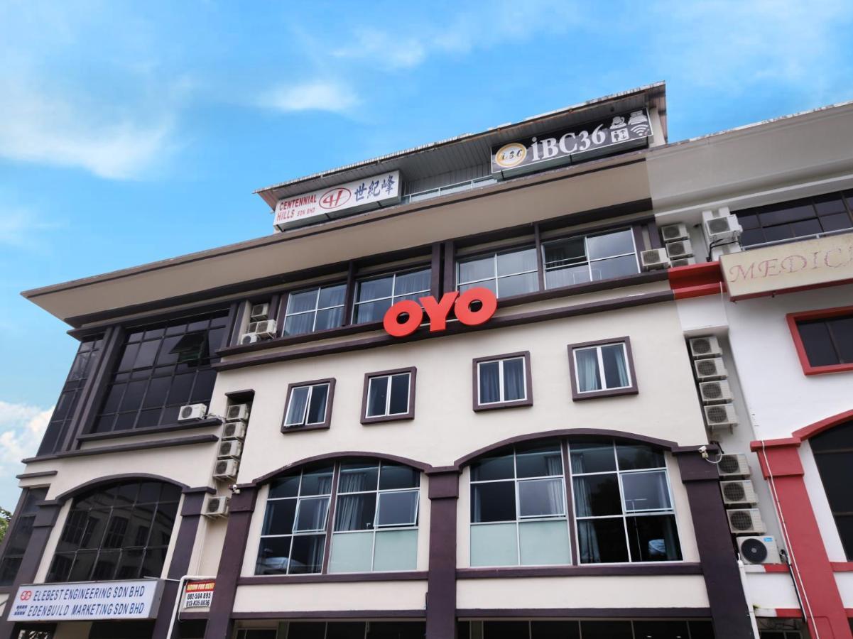 Oyo 897 Ibc36 Business Stay Kuching Esterno foto